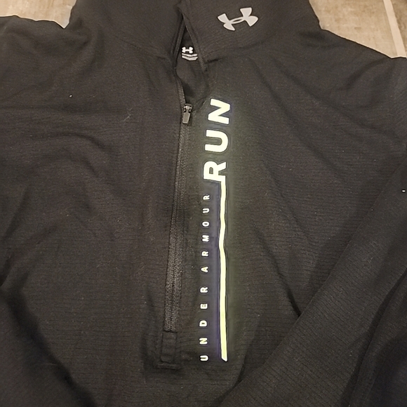 Reflective green and black under Armour running half zip pullover size Large - Picture 2 of 7